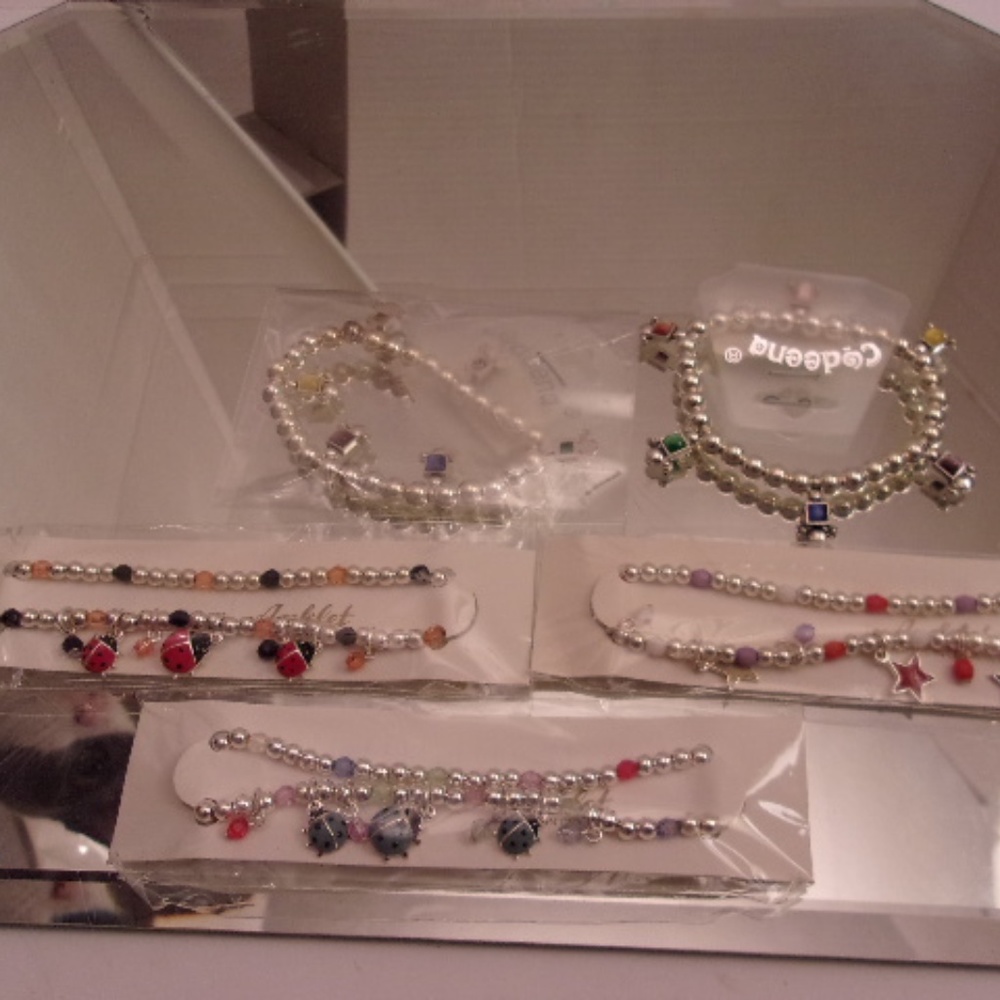NWTS UNIQUE 3 LADY BUG & STARS ANKLETS & 2 BRACELE - Picture 6 of 6